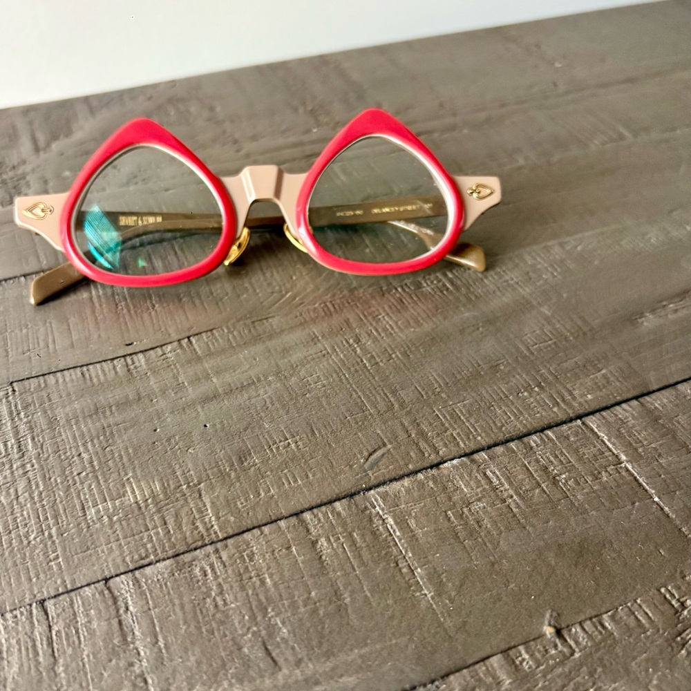 Stylish Red and Tan Eyeglasses 🔺